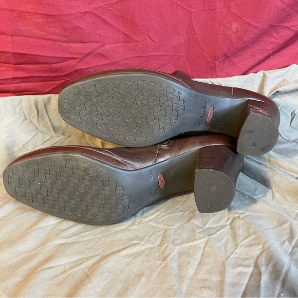 Clarks 87391 Artisan Brown Leather Button Bootie size 12 - Picture 9 of 11